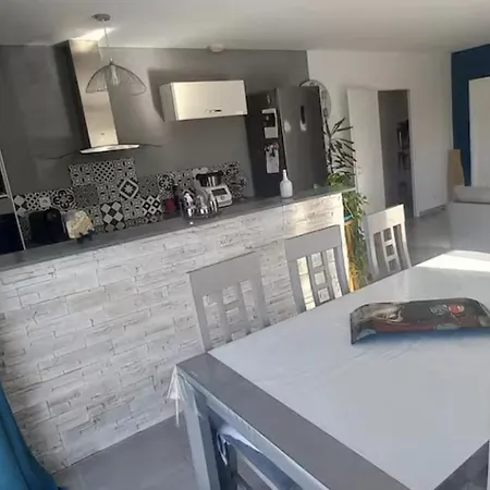 Willa Charmante Maison Lumineuse Avec Piscine, Jolie Vue Potelières