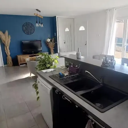 Charmante Maison Lumineuse Avec Piscine, Jolie Vue Willa