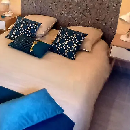 Charmante Maison Lumineuse Avec Piscine, Jolie Vue