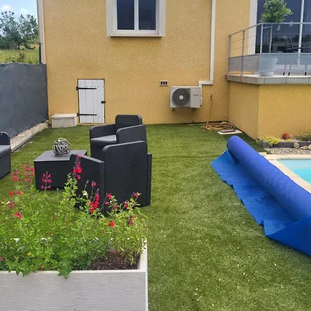 Charmante Maison Lumineuse Avec Piscine, Jolie Vue Villa